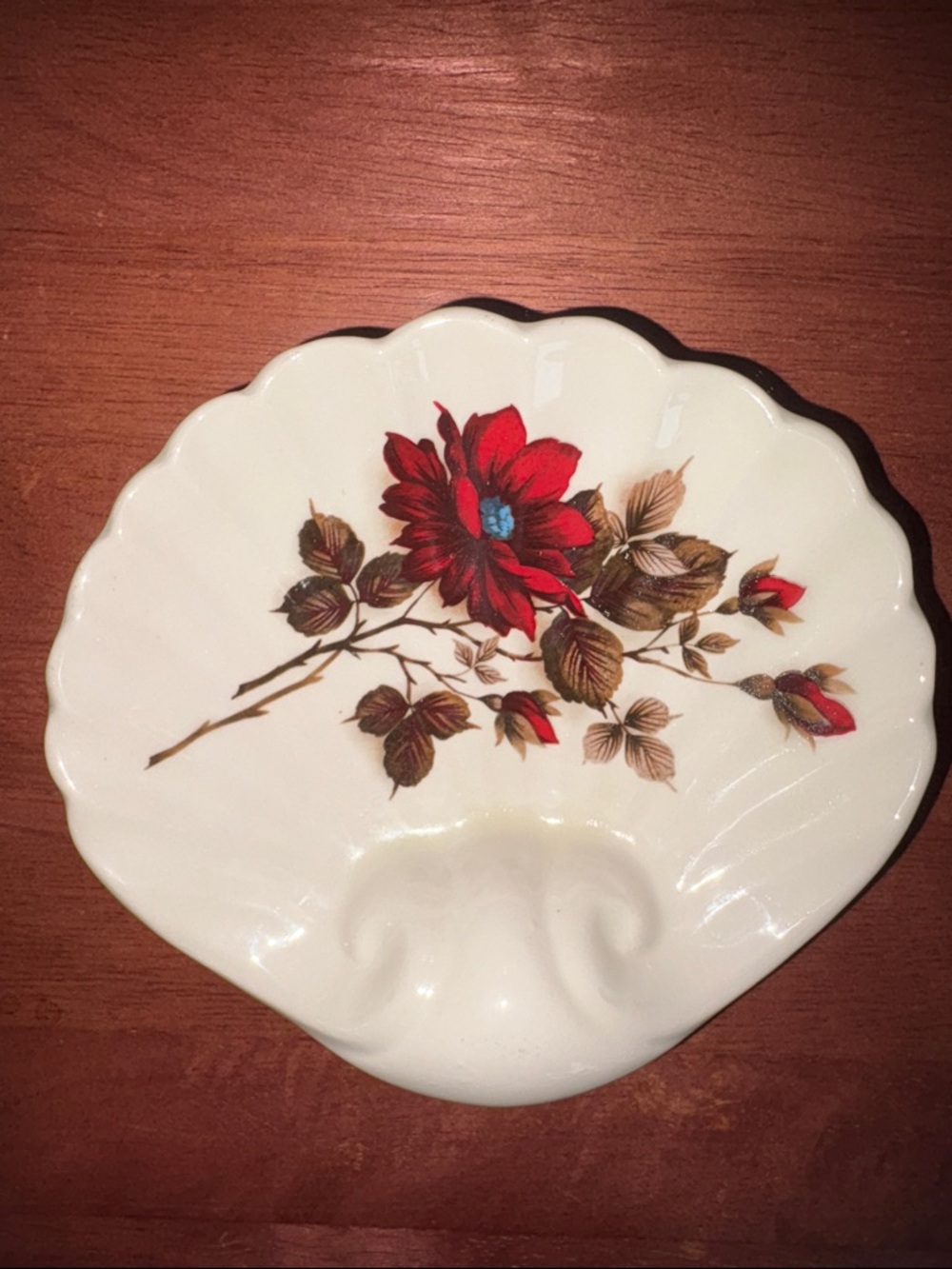 Vintage Scalloped Shell Ring Trinket Soap or Jewelry Dish with Red Floral Design